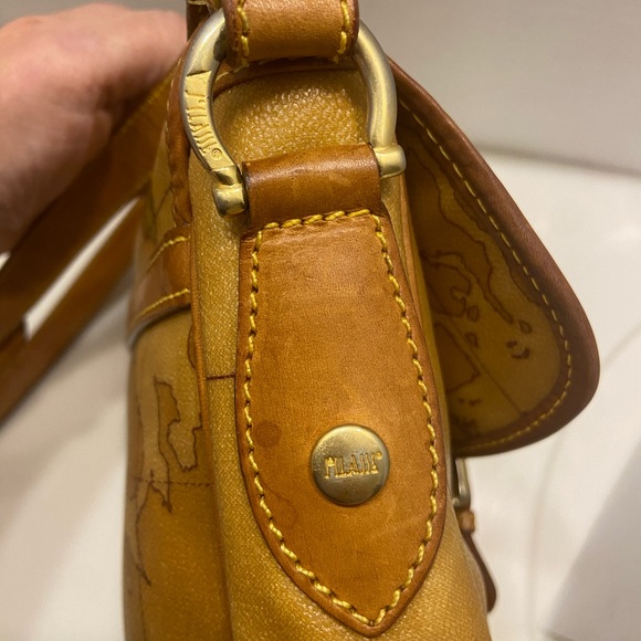 Prima Classe Alviero Martini Crossbody bag . Luxury made in Italy Map - Picture 5 of 16